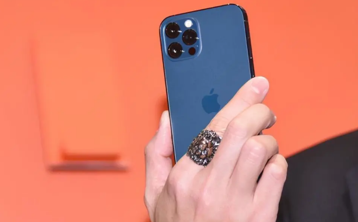 樊城苹果手机维修分享iPhone12系列重启方法教程 